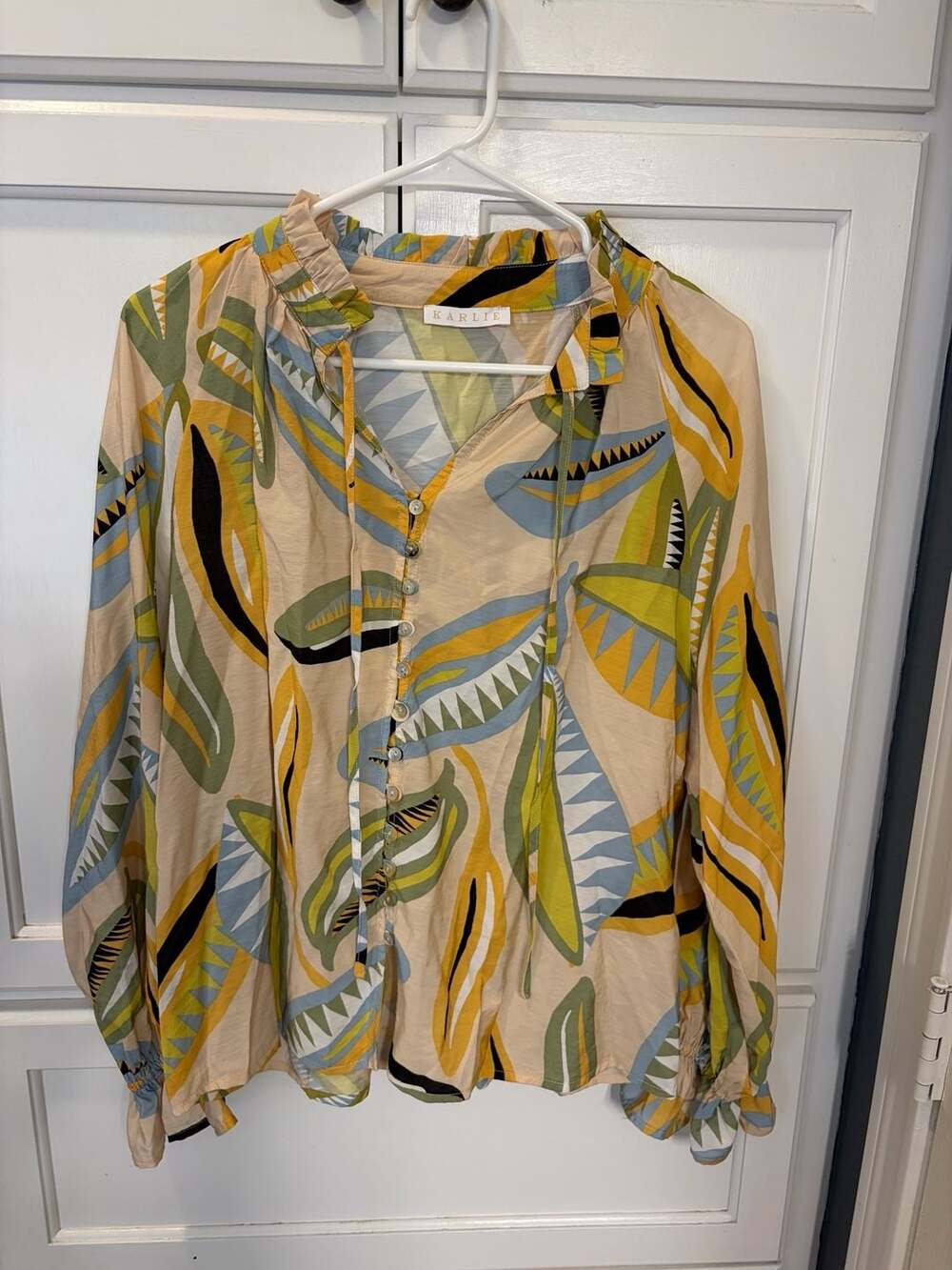 Karlie Blouse Medium Abstract Tropical Print Tie Neck Long Sleeve Boho Top